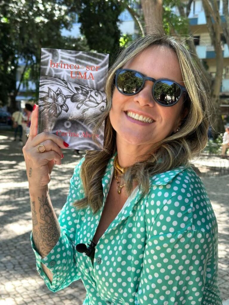 Carina Alves lança o aclamado livro de poesias ‘brinco de ser UMA’ no Brasil com grande evento em Brasília