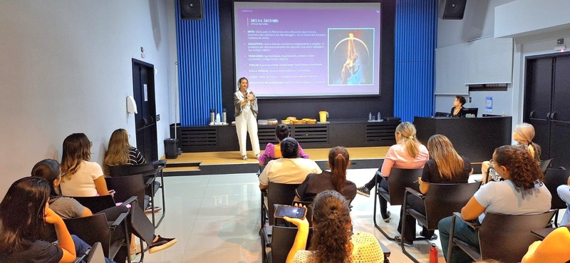 Renata Barros Lança Programa Inédito Focado em Estilo e autoconsciência das Mulheres