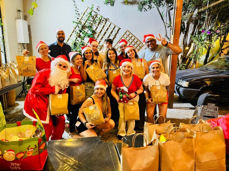 Ação Solidária de Voluntários Transforma o Natal no Minhocão, em São Paulo