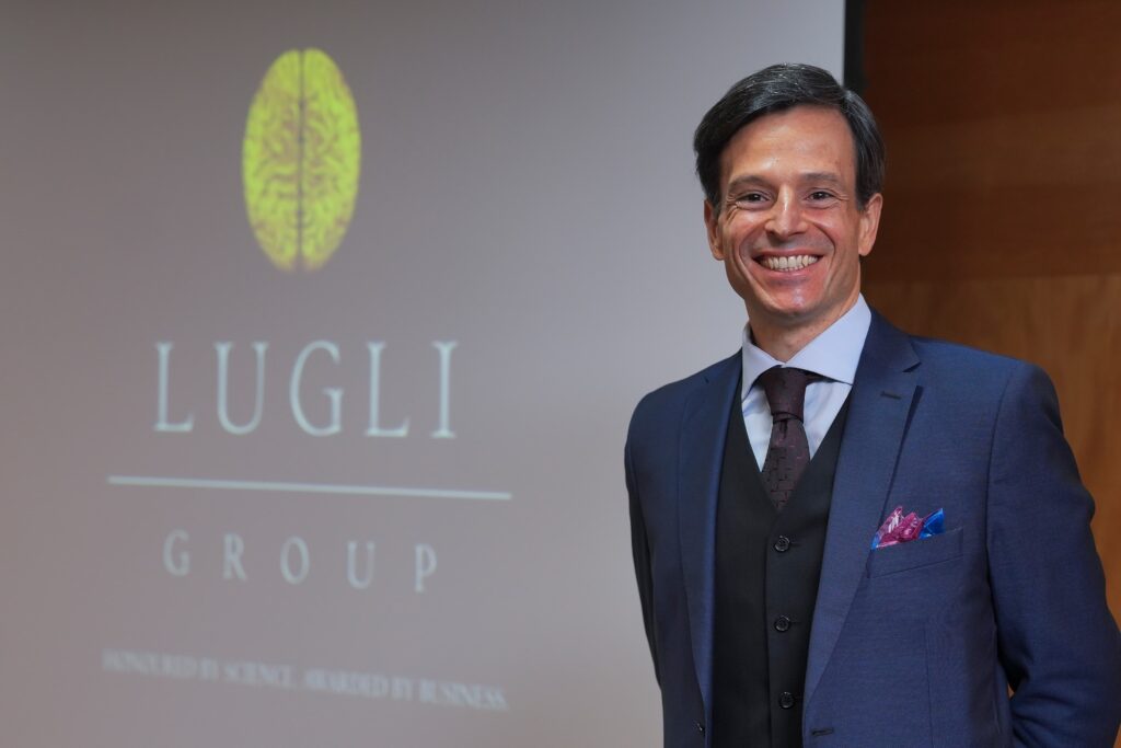 Dr. Victor Lugli ministra masterclass sobre influência estratégica na FGV em São Paulo