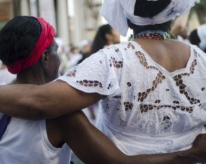 Ataques a símbolos religiosos reacendem debate sobre intolerância
