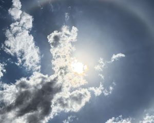 Beleza nos céus, halo solar não é sinal de chuva,