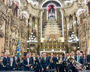 Concerto de banda em igreja no Rio chama atenção para