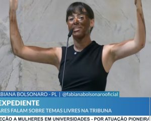 Deputada do PL faz blackface na Alesp para criticar Erika