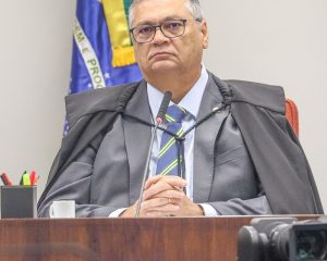 Dino determina afastamento do presidente do TCE do Maranhão