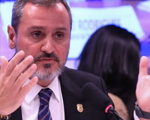 Diretor diz que PF não mede “estatura política” ao investigar