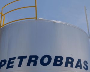 Distribuidoras pedem mais importação de diesel pela Petrobras