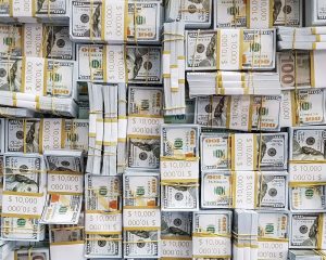 Dólar cai a R$ 5,14 com alívio no mercado externo