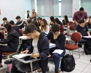 Educação financeira pode ser incluída no currículo escolar