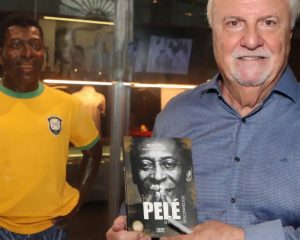 Em livro, melhor amigo afirma que “melhor Pelé” esteve fora