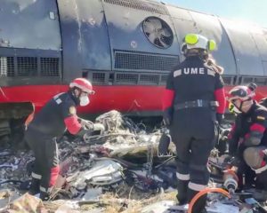 Espanha: equipes fazem buscas na esperança de encontrar sobreviventes