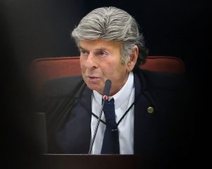 Fux pede acesso a processos contra Jair Bolsonaro no STF