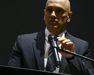 "Inconstitucional e ilegal", diz Moraes sobre investigação de Mendonça