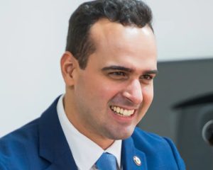 Lucas Ribeiro é reeleito governador da Paraíba no primeiro turno