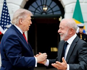 "Ninguém respeita lambe-botas", diz Lula sobre reunião com Trump