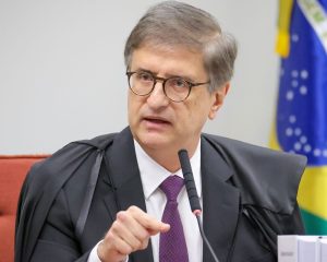 PGR não vê abuso de André Mendonça em investigação contra