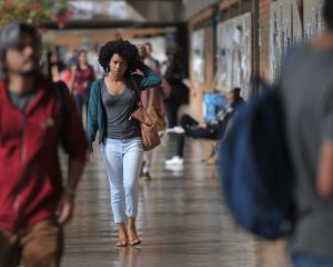 Pesquisadores defendem caminhos para gestão pública antirracista