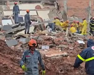Prédio desaba em São Bernardo do Campo e deixa quatro