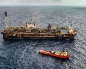 Produção de petróleo e gás no Brasil cresce 14% no