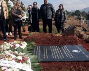 Restos mortais de Grenaldo Silva, morto pela ditadura, são sepultados