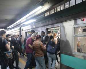Termina a greve nas linhas de trens em São Paulo