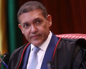 Urna eletrônica é patrimônio da democracia, diz presidente do TSE