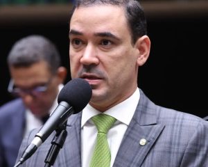 Vicentinho Júnior é eleito governador do estado do Tocantins